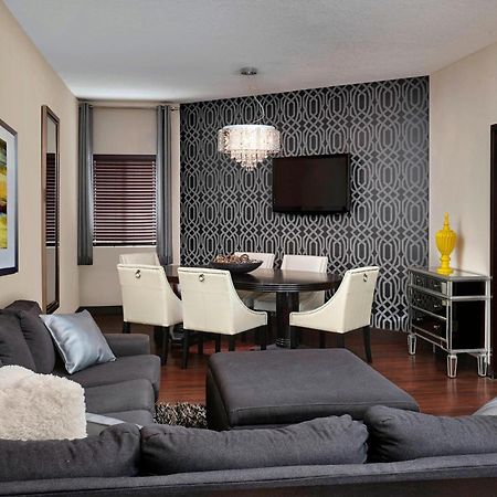 Four Points By Sheraton Hotel & Suites Calgary West Luaran gambar