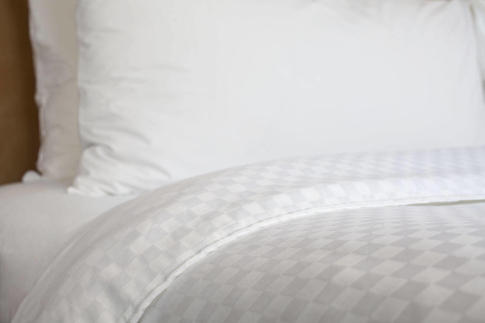 Four Points By Sheraton Hotel & Suites Calgary West Luaran gambar
